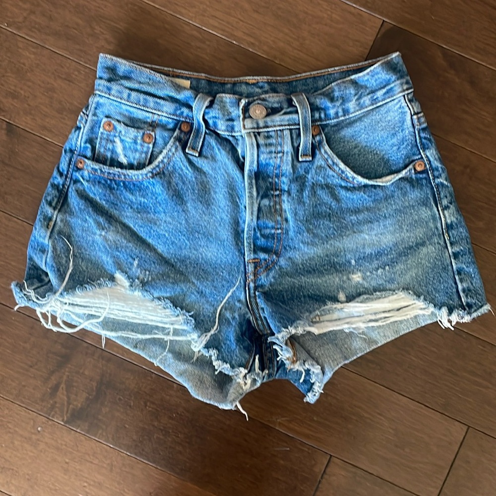 Levi’s 501 Short Denim Shorts Size 23